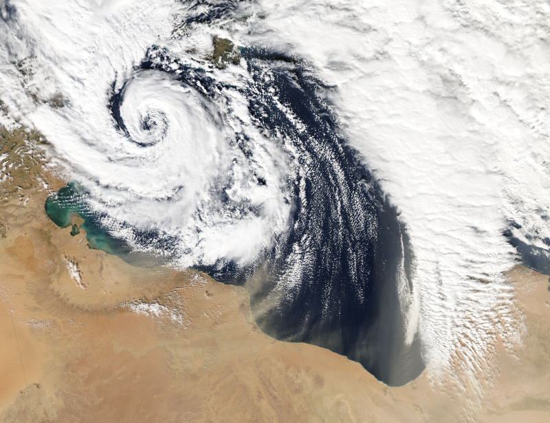 Qendresa : le cyclone de type tropical méditerranéen s'intensifie rapidement et approche de Malte le 7 novembre 2014