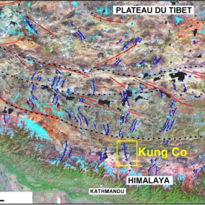 Carte tectonique du Sud Tibet sur fond de mosaïque Landsat. 

ZSB : zone de suture de Bangong, ZSIT: zone de suture de l'Indus Tsangpo. Le faille normales délimitent des fossés d'effondrement. 

© Mahéo et al.[...]
